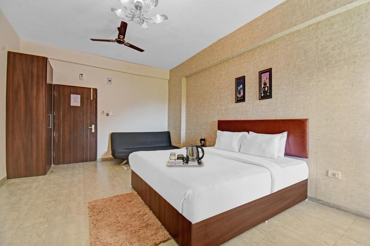 Townhouse Classio Suites Shirdi Eksteriør bilde