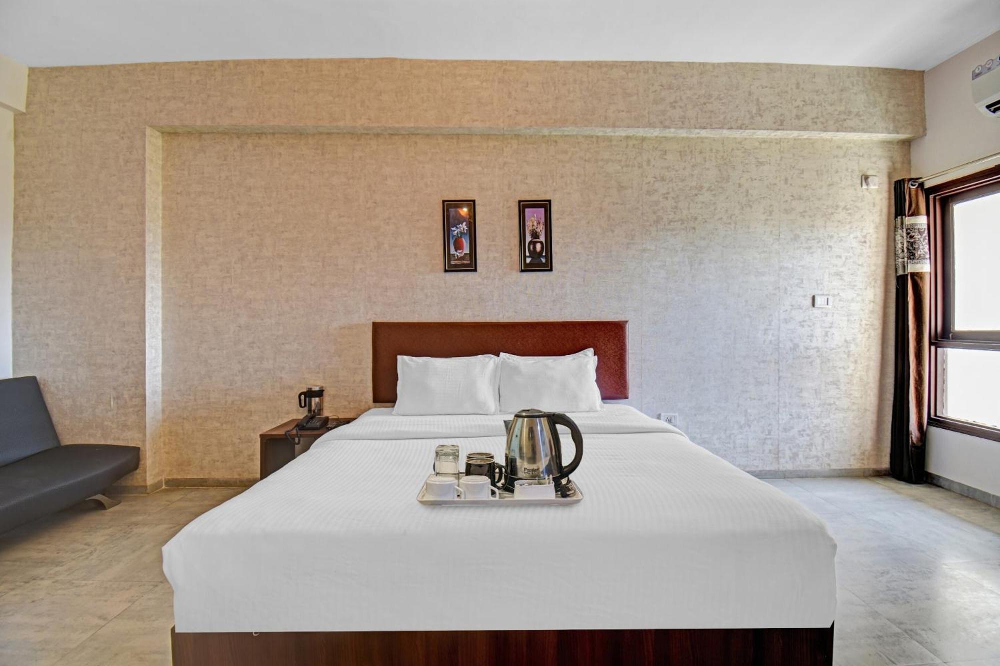 Townhouse Classio Suites Shirdi Eksteriør bilde