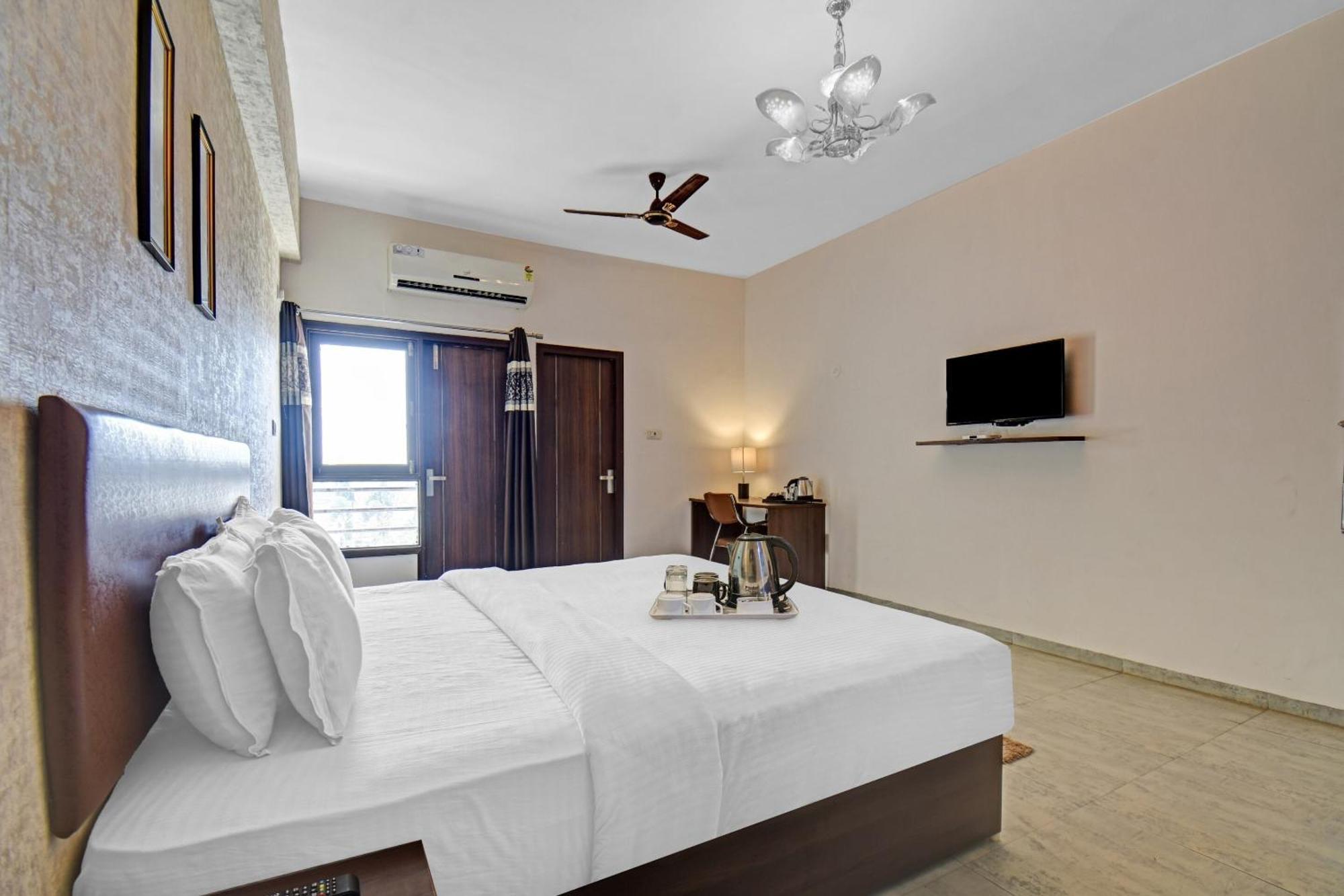 Townhouse Classio Suites Shirdi Eksteriør bilde