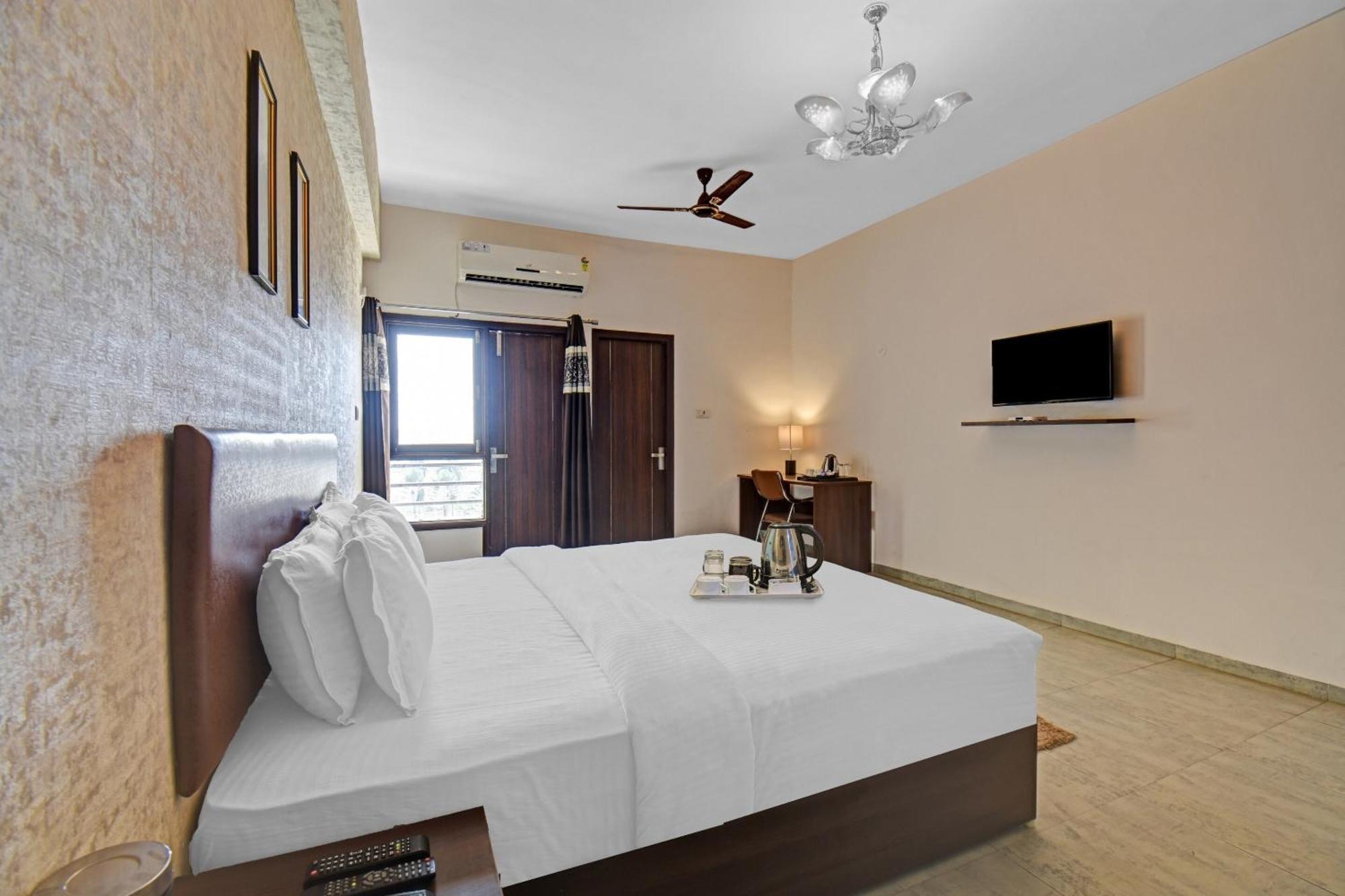 Townhouse Classio Suites Shirdi Eksteriør bilde
