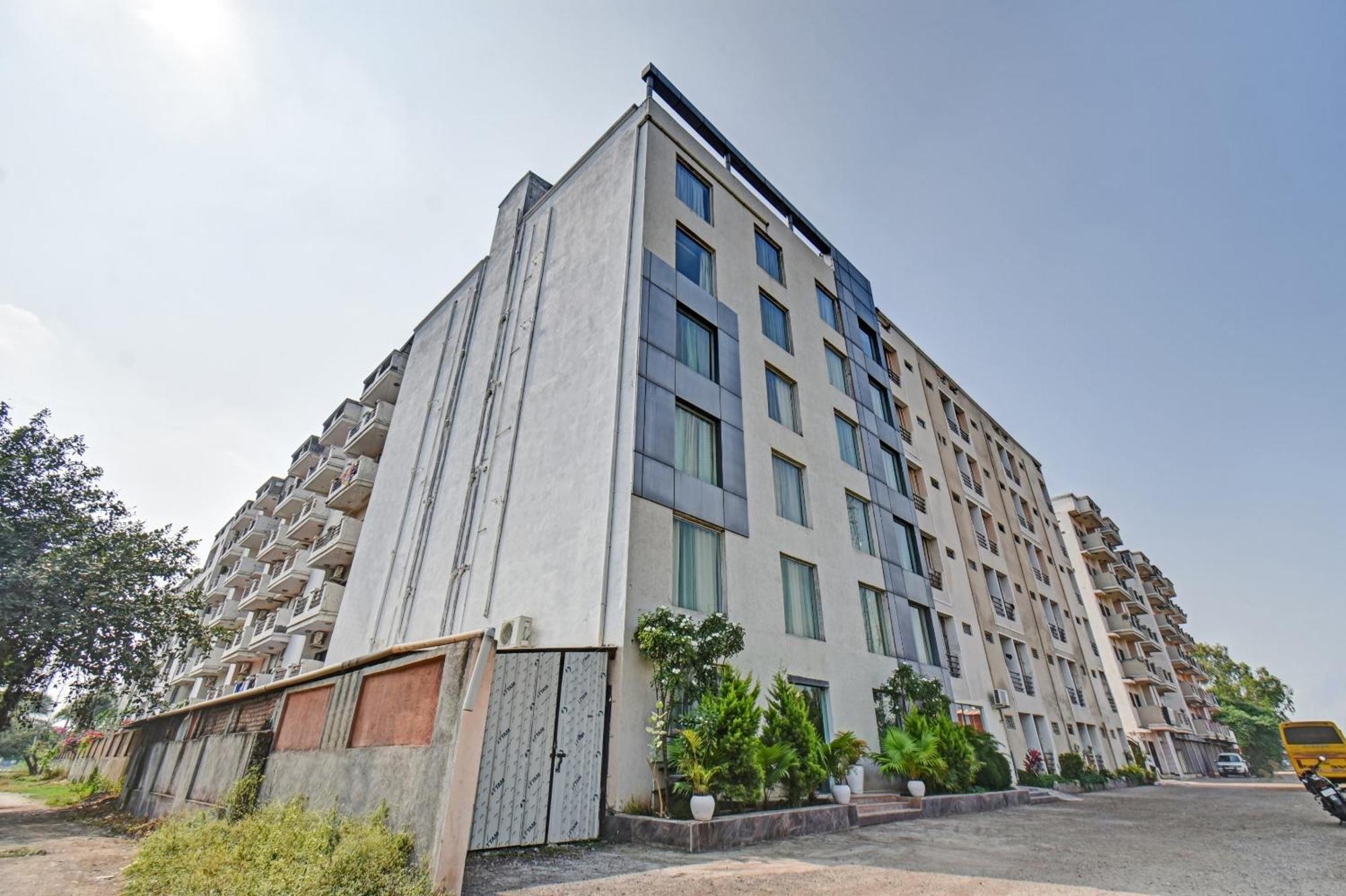Townhouse Classio Suites Shirdi Eksteriør bilde
